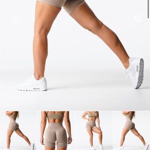 NVGTN Beige Contour Seamless Short